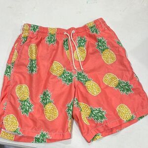 NWOT Old Navy Pineapple Swim Trunks.  Size M medium 30/32 men’s